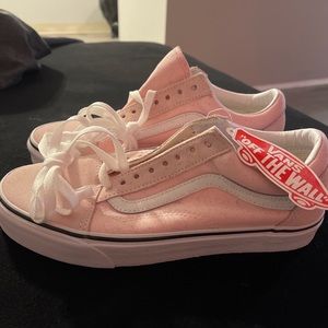 PINK VANS